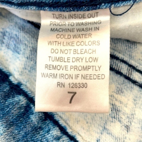 THRILL | JUNIOR SIZE 7 STYLE ACID WASHED JEANS - Picture 7 of 9